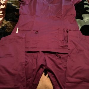 Women’s scrubs